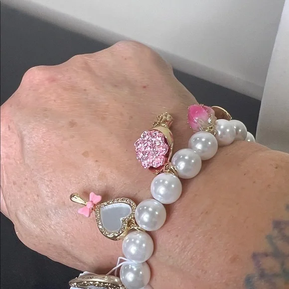 Betsey Johnson | Feminine Vintage Valentines Inspired Charm Bracelet 🌸 💗🍫🎀🌹🕊️ - Picture 12 of 12